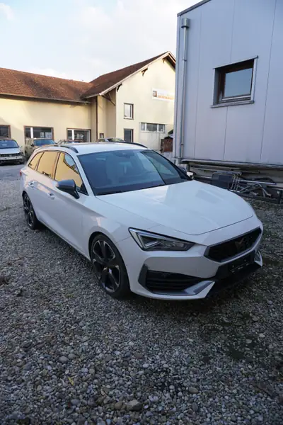 CUPRA Leon VZ 2.0 TSI DSG — Sportive 245 ch avec boîte automatique, 64 500 km — vue extérieure