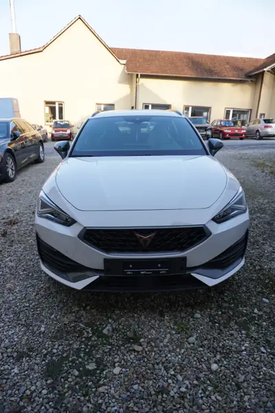 CUPRA Leon VZ 2.0 TSI DSG — Sportive 245 ch avec boîte automatique, 64 500 km — côté