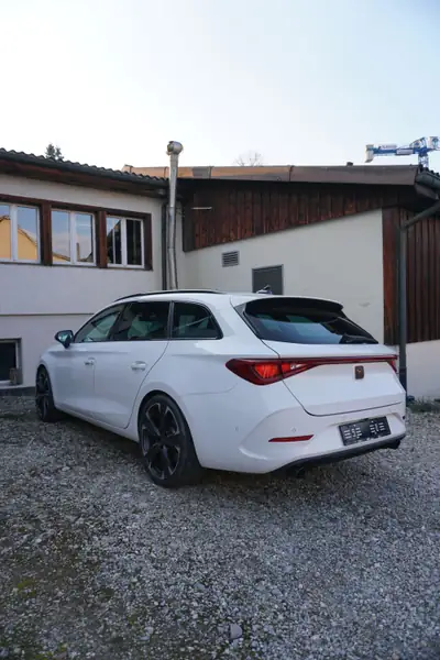 CUPRA Leon VZ 2.0 TSI DSG — Sportive 245 ch avec boîte automatique, 64 500 km — détail