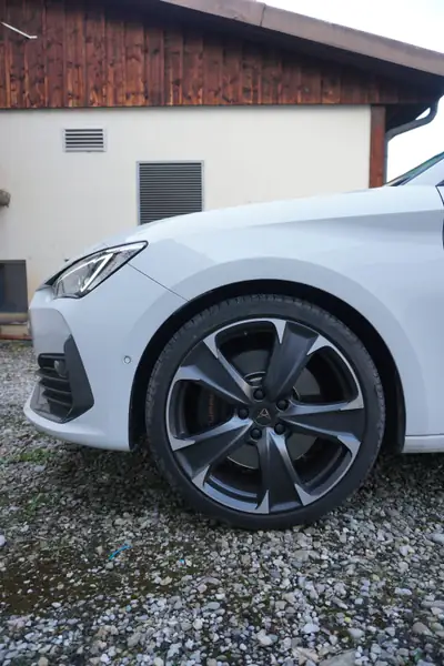 CUPRA Leon VZ 2.0 TSI DSG — Sportive 245 ch avec boîte automatique, 64 500 km — Miniature 9
