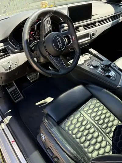 Audi RS4 Avant 2.9 TFSI Quattro — Break haute performance, 450 ch sans franchise — Innenraum