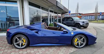 Ferrari 488 Spider 3.9 V8 — Cabriolet légendaire, 14 800 km, garantie Ferrari complète — tableau de bord