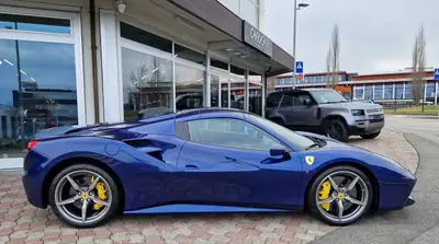 Ferrari 488 Spider 3.9 V8 — Cabriolet légendaire, 14 800 km, garantie Ferrari complète — détail