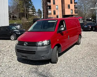VW T5 2.0 TDI — Utilitaire robuste et économique, 262'000 km — side view