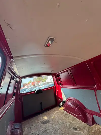 VW T5 2.0 TDI — Utilitaire robuste et économique, 262'000 km — Thumbnail 15