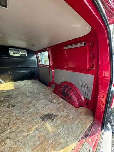 VW T5 2.0 TDI — Utilitaire robuste et économique, 262'000 km — Thumbnail 17