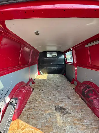 VW T5 2.0 TDI — Utilitaire robuste et économique, 262'000 km — Thumbnail 16