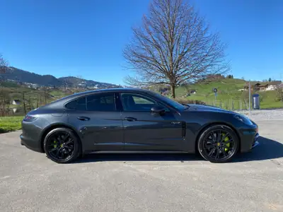 Porsche Panamera 4 E-Hybrid PDK — Berline sportive hybride rechargeable, 89'000 km — vista esterna