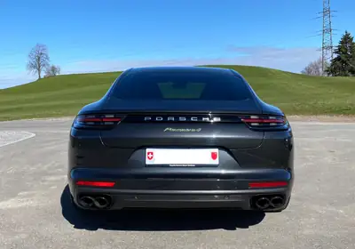 Porsche Panamera 4 E-Hybrid PDK — Berline sportive hybride rechargeable, 89'000 km — cruscotto