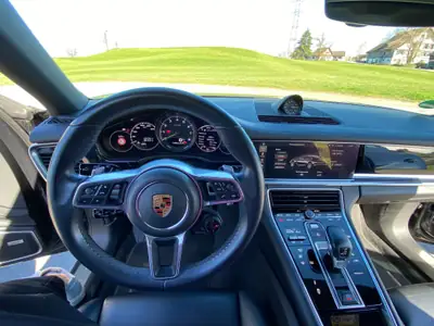 Porsche Panamera 4 E-Hybrid PDK — Berline sportive hybride rechargeable, 89'000 km — dettaglio