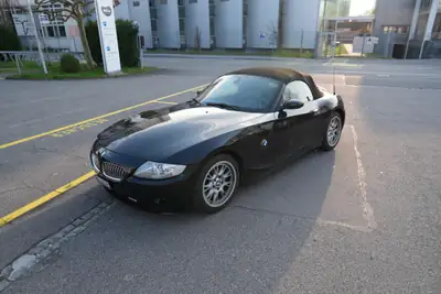 BMW Z4 3.0i Roadster 2004 — Cabriolet sportif authentique, 46'000 km seulement — vista esterna