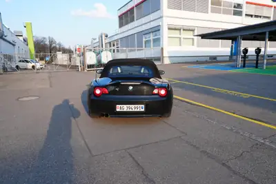 BMW Z4 3.0i Roadster 2004 — Cabriolet sportif authentique, 46'000 km seulement — fianco