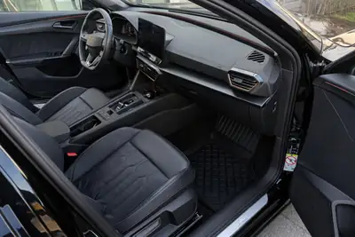 CUPRA Formentor VZ5 — SUV coupé haute performance, 390 ch et seulement 27 000 km — Miniatura 9