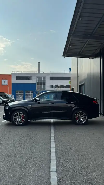 Mercedes-Benz GLE 63 AMG Coupé — Monstre de performance 612 ch, 91000 km, sans accident — interior