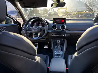 Audi Q2 40 TFSI S Line — SUV compact premium, tout-terrain et design affûté — intérieur