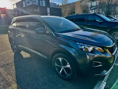 PEUGEOT 5008 1.6 BlueHDi GT Line — 7 places, diesel économe, caméra 360° — Außenansicht