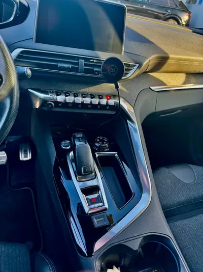 PEUGEOT 5008 1.6 BlueHDi GT Line — 7 places, diesel économe, caméra 360° — Detail