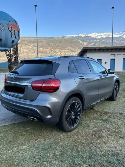 Mercedes-Benz GLA 250 AMG Line 4Matic — SUV compact dynamique, 72 000 km seulement — dashboard