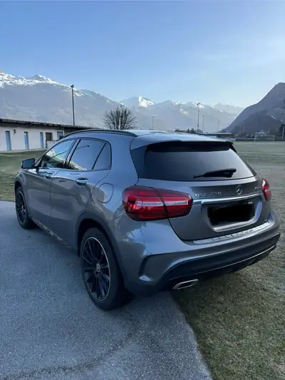 Mercedes-Benz GLA 250 AMG Line 4Matic — SUV compact dynamique, 72 000 km seulement — interior
