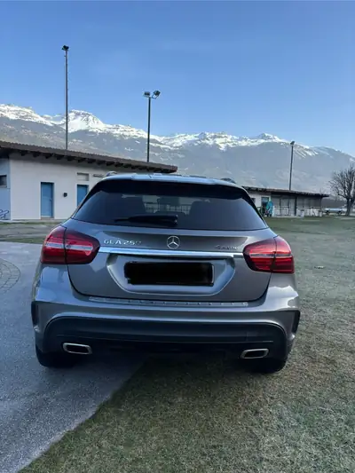 Mercedes-Benz GLA 250 AMG Line 4Matic — SUV compact dynamique, 72 000 km seulement — Thumbnail 8