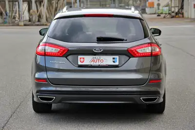 Ford Mondeo Break 2.0 TDCi Titanium — Familial spacieux, diesel économe et bien équipé — interni