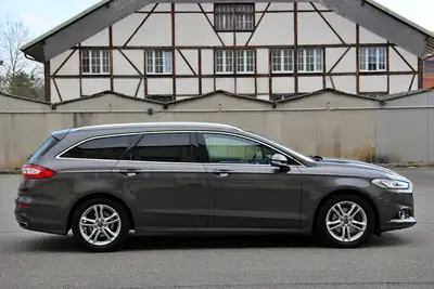 Ford Mondeo Break 2.0 TDCi Titanium — Familial spacieux, diesel économe et bien équipé — dettaglio