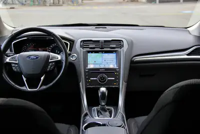 Ford Mondeo Break 2.0 TDCi Titanium — Familial spacieux, diesel économe et bien équipé — Miniatura 11