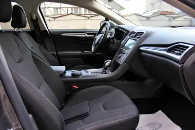 Ford Mondeo Break 2.0 TDCi Titanium — Familial spacieux, diesel économe et bien équipé — Miniatura 14