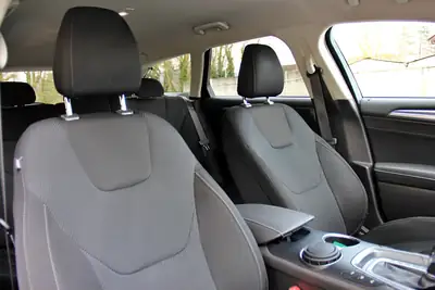 Ford Mondeo Break 2.0 TDCi Titanium — Familial spacieux, diesel économe et bien équipé — Miniatura 15