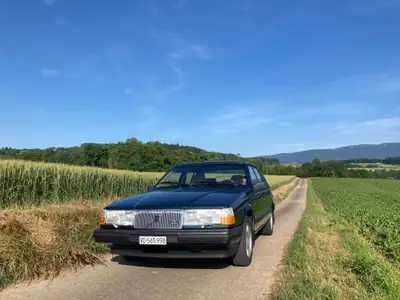 Volvo 940 2.3 GLE 1992 — Berline suédoise élégante, seize ans d'histoire et seulement 70 000 km — Seitenansicht