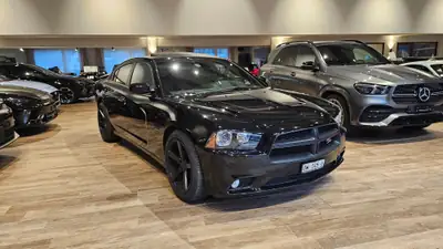 Dodge Charger R/T 5.7 — Muscle car américain authentique, jantes Vossen 20", impeccable — dashboard