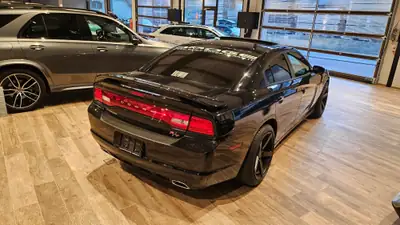 Dodge Charger R/T 5.7 — Muscle car américain authentique, jantes Vossen 20", impeccable — Thumbnail 11