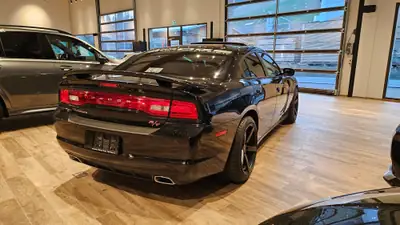 Dodge Charger R/T 5.7 — Muscle car américain authentique, jantes Vossen 20", impeccable — Thumbnail 10