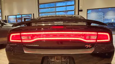 Dodge Charger R/T 5.7 — Muscle car américain authentique, jantes Vossen 20", impeccable — Thumbnail 26