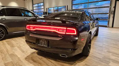 Dodge Charger R/T 5.7 — Muscle car américain authentique, jantes Vossen 20", impeccable — Thumbnail 25