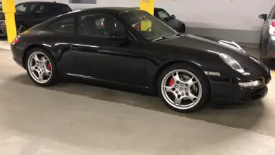 Porsche 911 Carrera S 2005 — Coupé sportif légendaire, 355 ch et boîte manuelle — Miniature 9