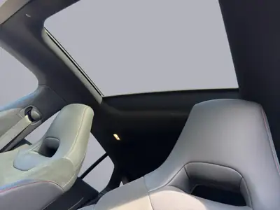 Mercedes-Benz CLA 250 AMG Line 4matic Shooting Brake — Élégance et polyvalence avec transmission intégrale — Miniature 11