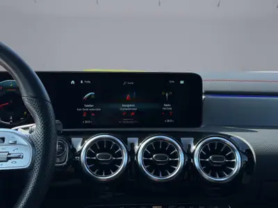 Mercedes-Benz CLA 250 AMG Line 4matic Shooting Brake — Élégance et polyvalence avec transmission intégrale — Miniature 14