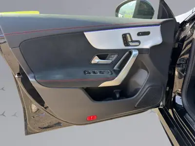 Mercedes-Benz CLA 250 AMG Line 4matic Shooting Brake — Élégance et polyvalence avec transmission intégrale — Miniature 15