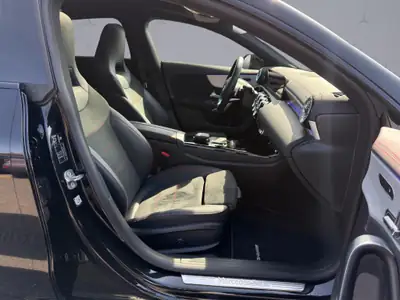Mercedes-Benz CLA 250 AMG Line 4matic Shooting Brake — Élégance et polyvalence avec transmission intégrale — Miniature 16
