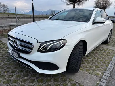 Mercedes-Benz E 200 Avantgarde — Berline élégante, entretien complet Mercedes, kilométrage modéré — côté