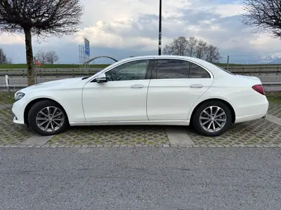 Mercedes-Benz E 200 Avantgarde — Berline élégante, entretien complet Mercedes, kilométrage modéré — intérieur