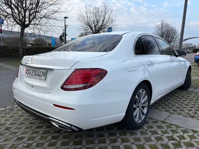 Mercedes-Benz E 200 Avantgarde — Berline élégante, entretien complet Mercedes, kilométrage modéré — tableau de bord