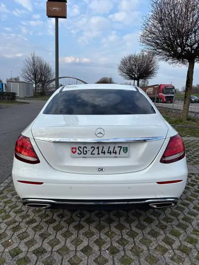 Mercedes-Benz E 200 Avantgarde — Berline élégante, entretien complet Mercedes, kilométrage modéré — Miniature 7