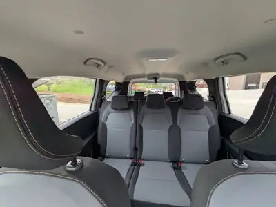 Dacia Jogger HEV 140 Extreme — Monospace hybride 7 places, faible kilométrage — Innenraum