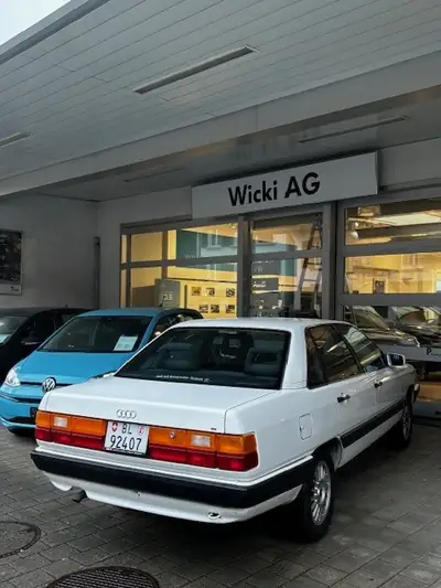 Audi 100 2.3 C 5E — Berline élégante des années 1980, moteur fiable et spacieuse — arrière