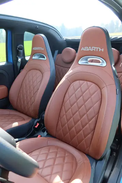 FIAT 595 Abarth Competizione Cabriolet — Turbo 180 ch, freins Brembo, finition collector — Armaturenbrett