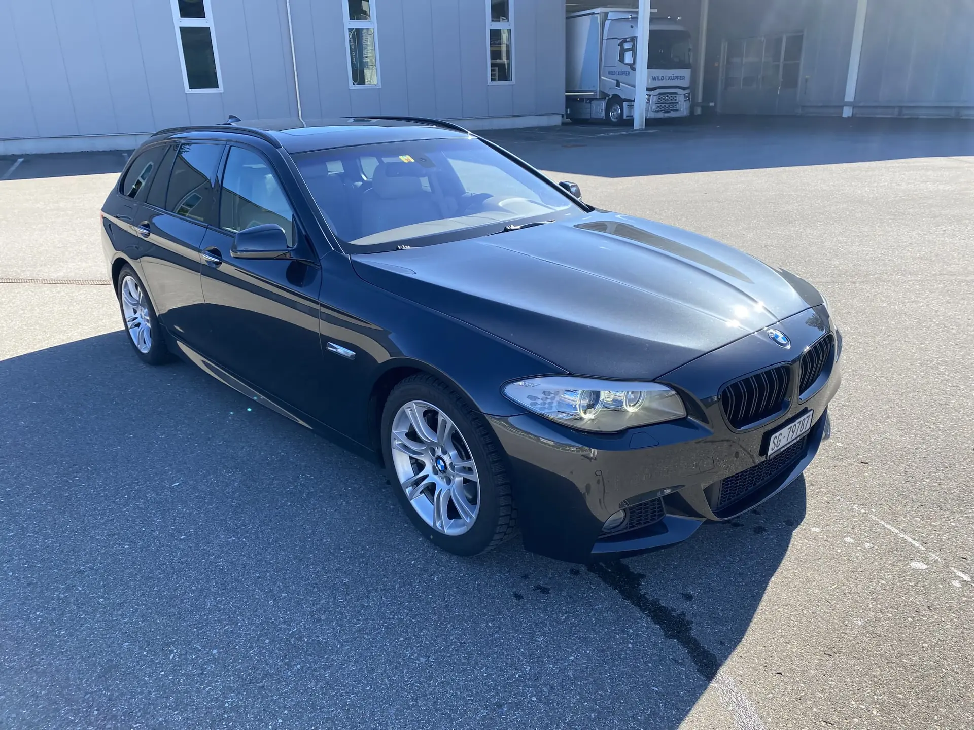 BMW 535d Touring Steptronic — Break diesel performant, 163 000 km, sans sinistre — vue extérieure