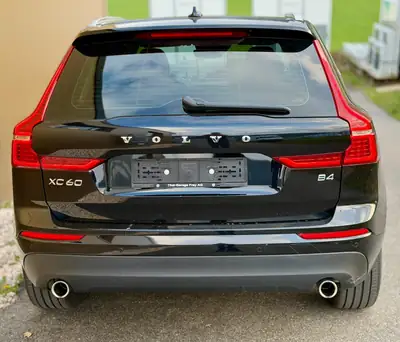 Volvo XC60 B4 R-Design — SUV premium diesel mild hybrid, 100 000 km, expertisé — dashboard