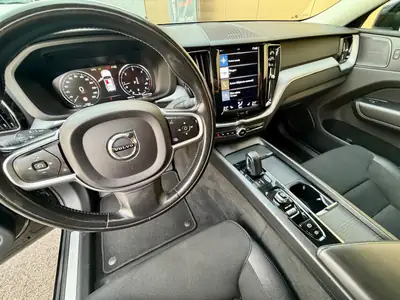 Volvo XC60 B4 R-Design — SUV premium diesel mild hybrid, 100 000 km, expertisé — Thumbnail 12